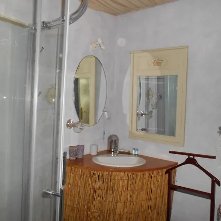Le Vieux Prieure Bed & Breakfast *