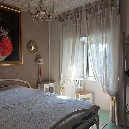 Le Vieux Prieure Bed & Breakfast