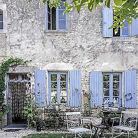 Le Vieux Prieure Bed & Breakfast